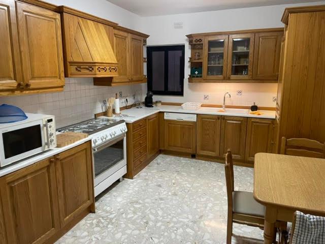 Spacious 3 Bedroom Apartment In The Heart Of St Julians San Julián Exterior foto