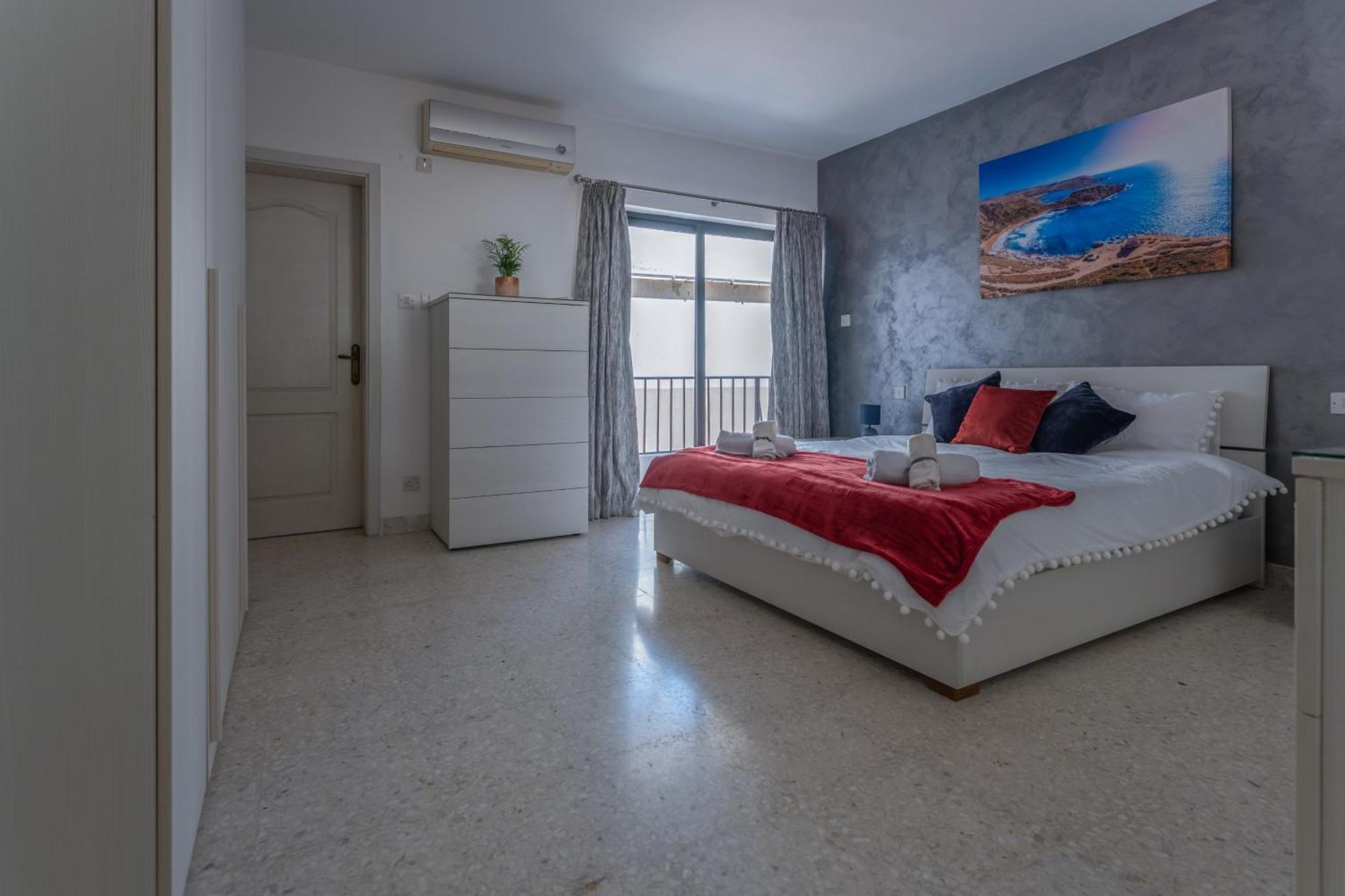 Spacious 3 Bedroom Apartment In The Heart Of St Julians San Julián Exterior foto