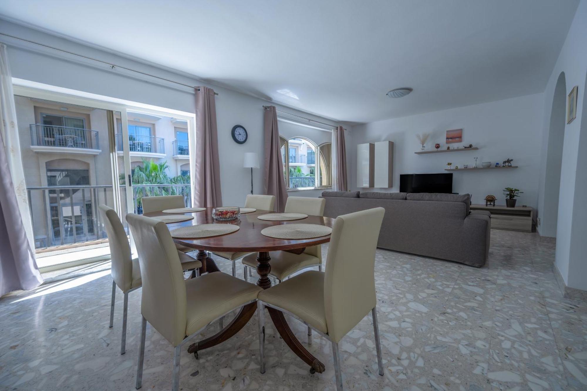 Spacious 3 Bedroom Apartment In The Heart Of St Julians San Julián Exterior foto