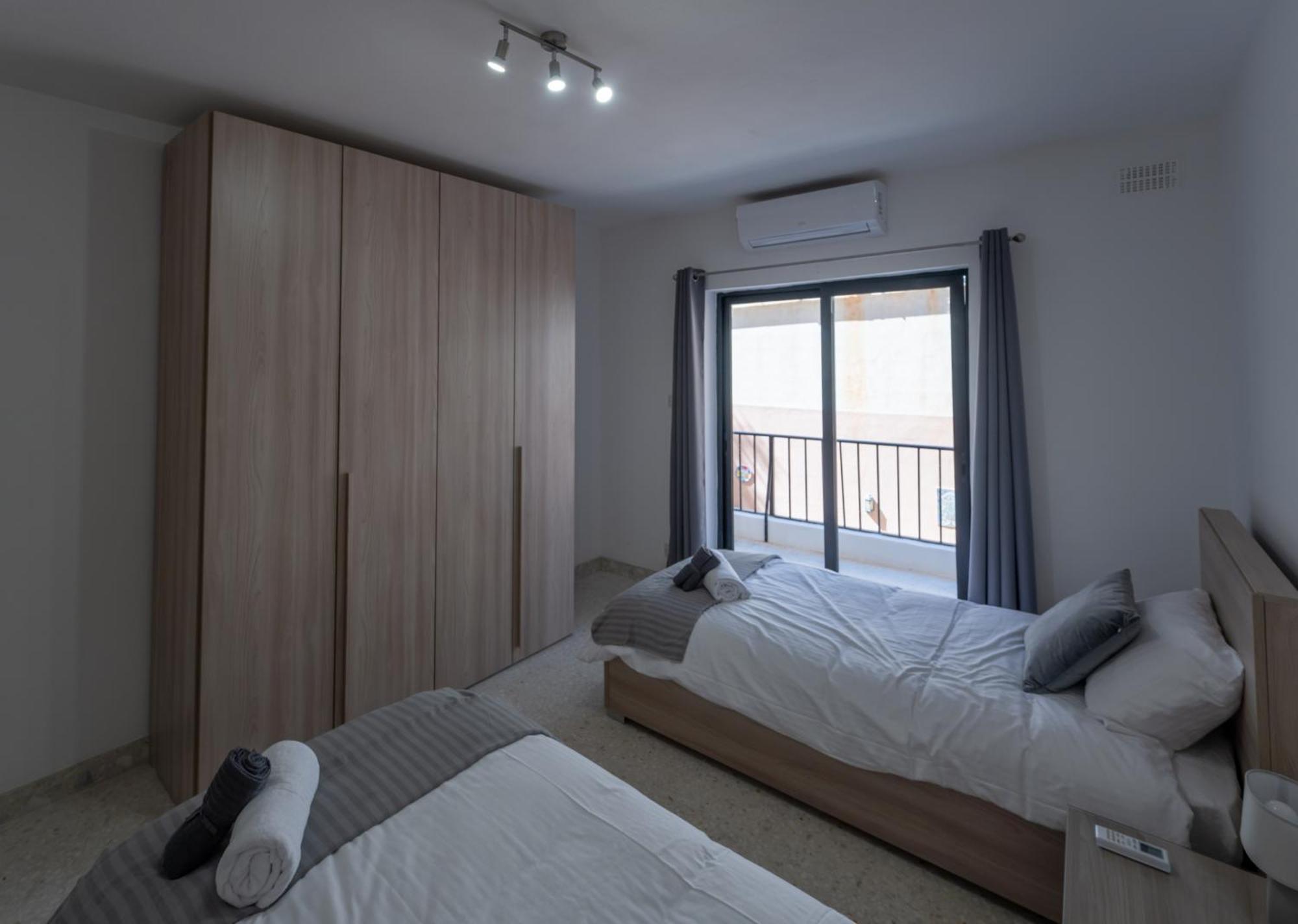 Spacious 3 Bedroom Apartment In The Heart Of St Julians San Julián Exterior foto