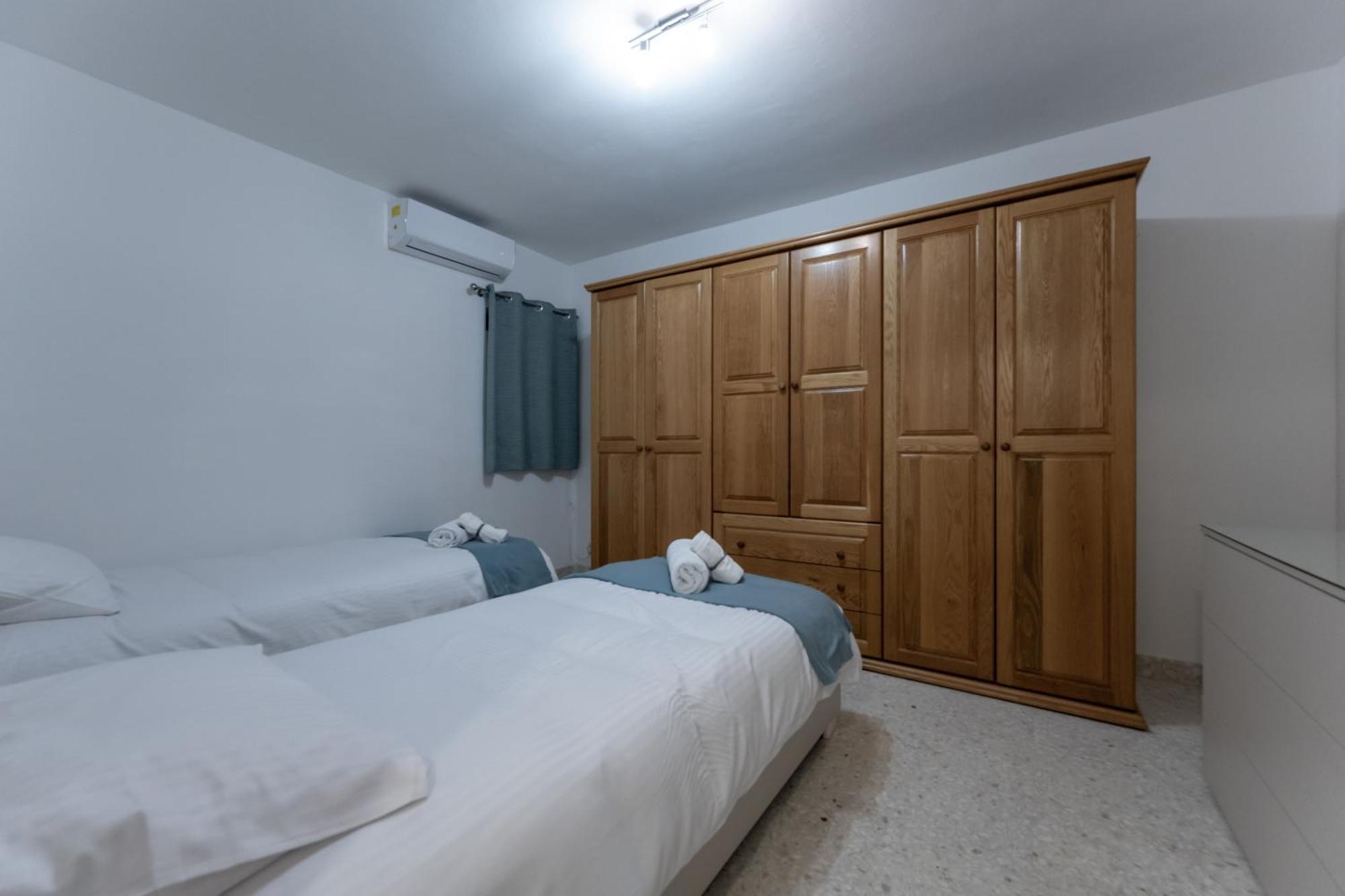 Spacious 3 Bedroom Apartment In The Heart Of St Julians San Julián Exterior foto